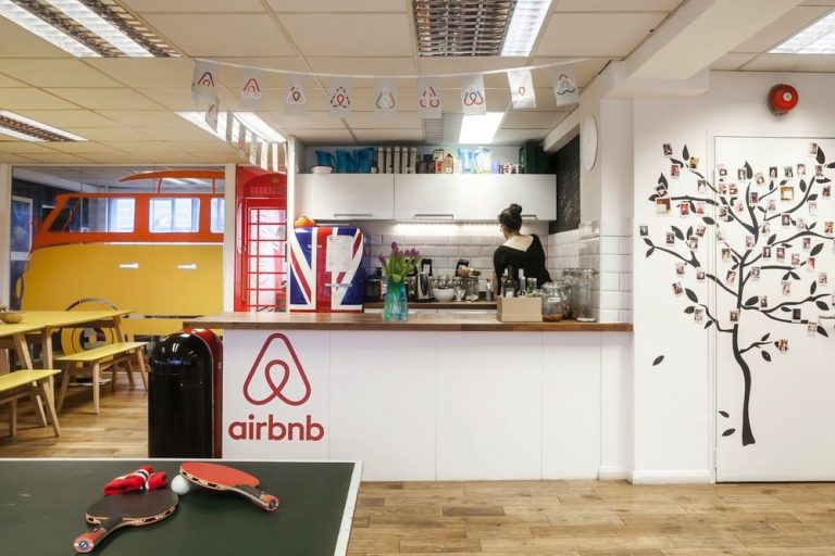 Airbnb Là Gì? Mô Hình Và Cách Kinh Doanh Trên Airbnb